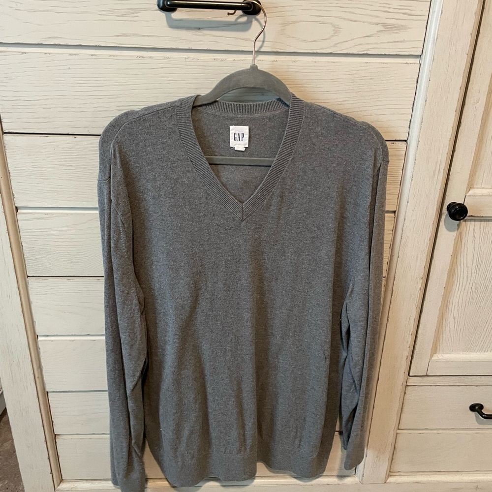 Gap V neck sweater XL